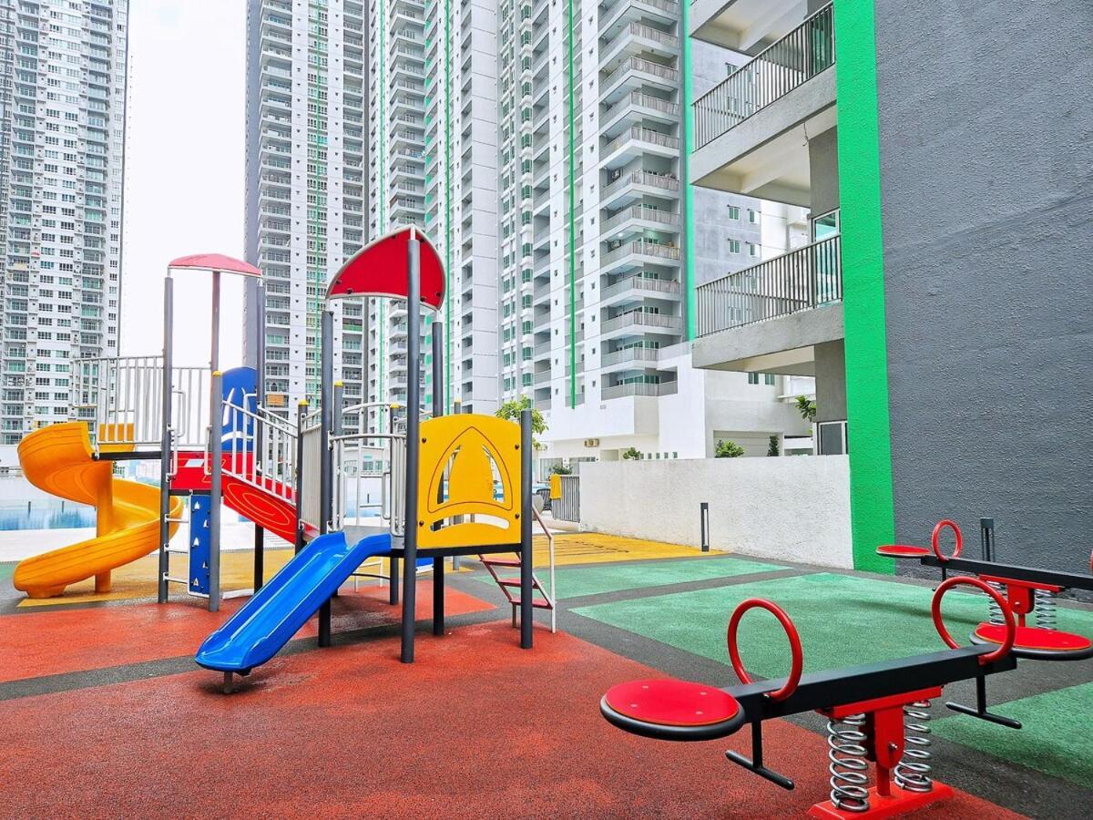 D3911 Klcc View Private Roof Terrace L 8pax * Kuala Lumpur