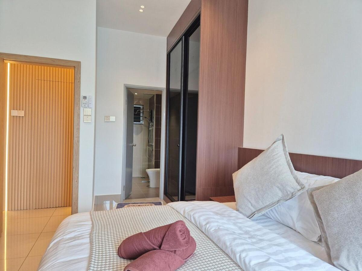 D3911 Klcc View Private Roof Terrace L 8pax Kuala Lumpur